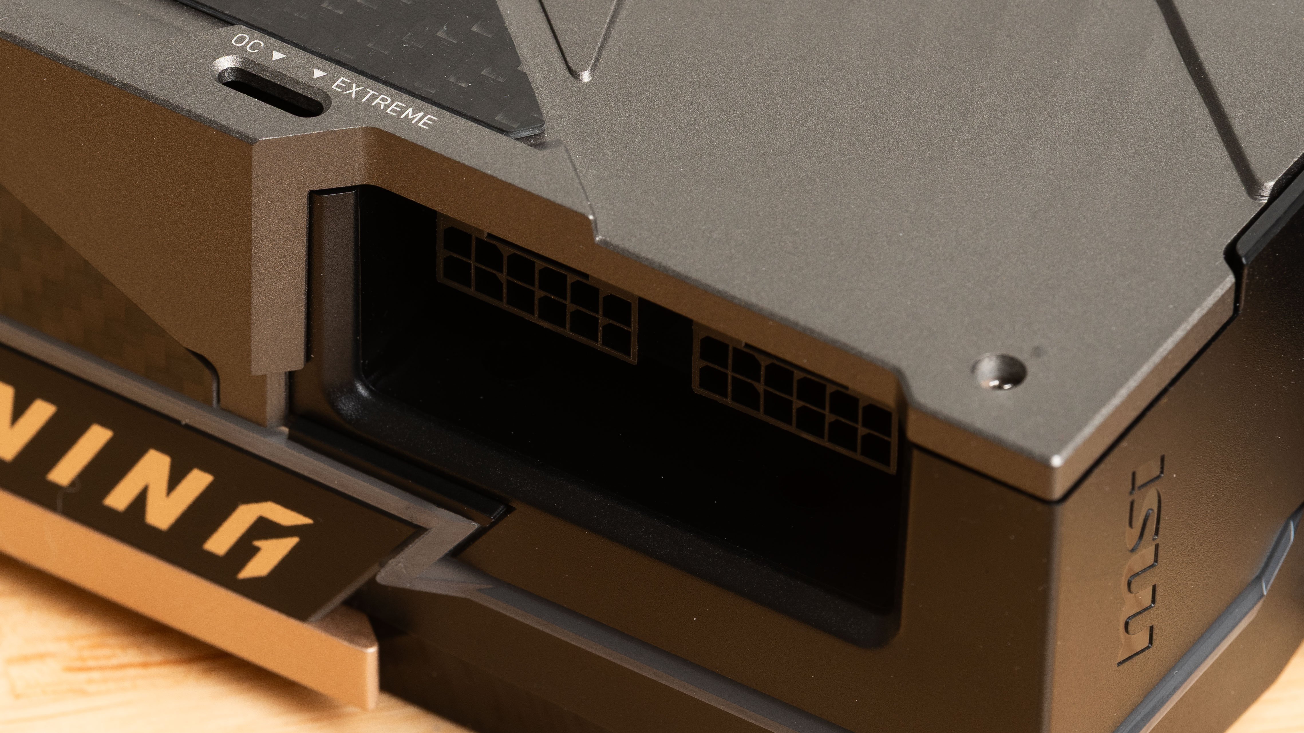 إم إس آي جي فورس آر تي إكس 5090 لايتنينج زد