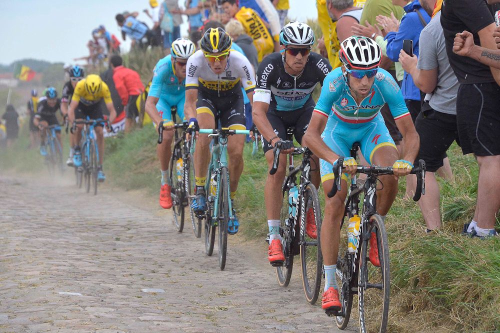 Nibali leads Stybar, Vanmarcke and Boom.