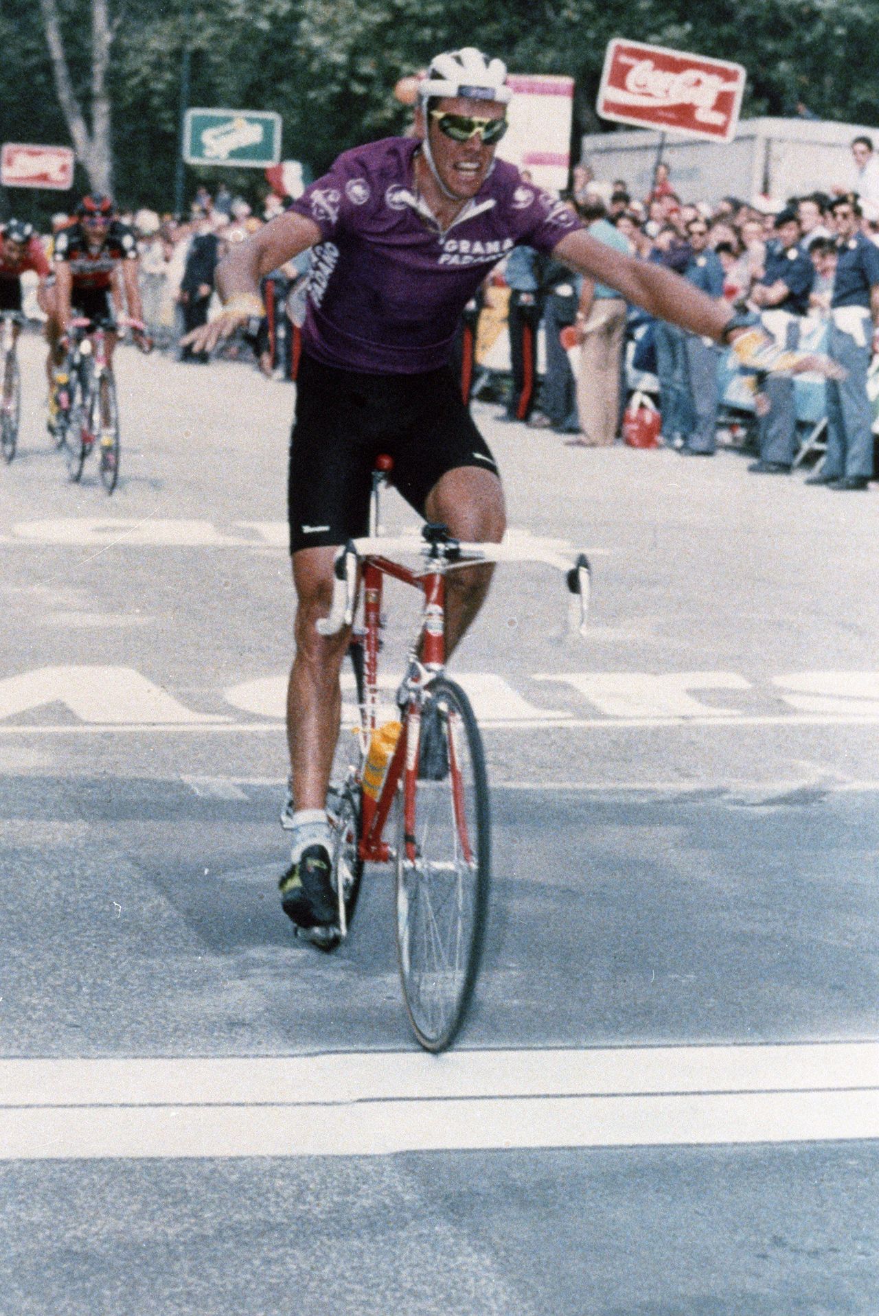 Cipollini wins stage 20 of the 1990 Giro