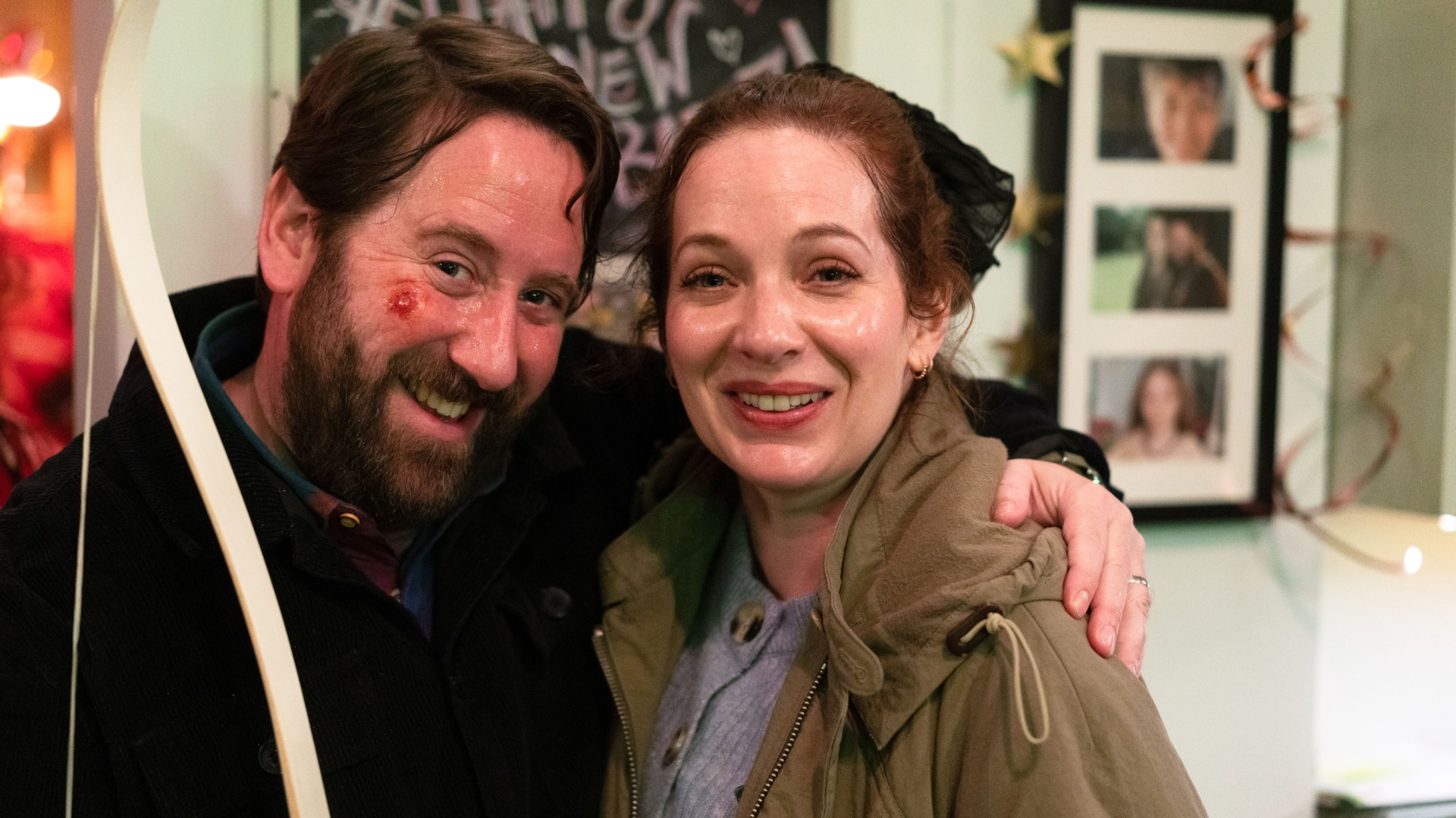 Paul (JIM HOWICK), Rachel (KATHERINE PARKINSON) in Here We Go