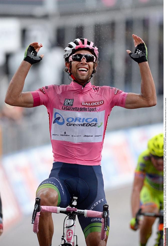 Michael Matthews wins the stage.