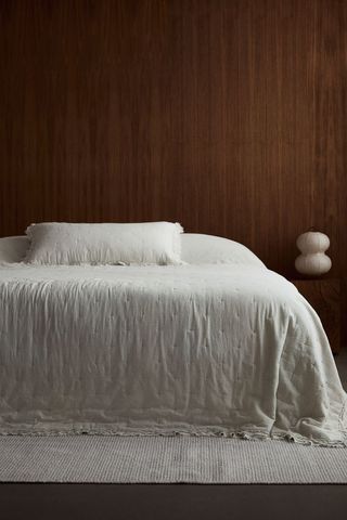 Ruffle-Trimmed Bedspread