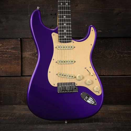 Luxurious, limited-edition Fender FSR American Ultra Stratocaster and ...