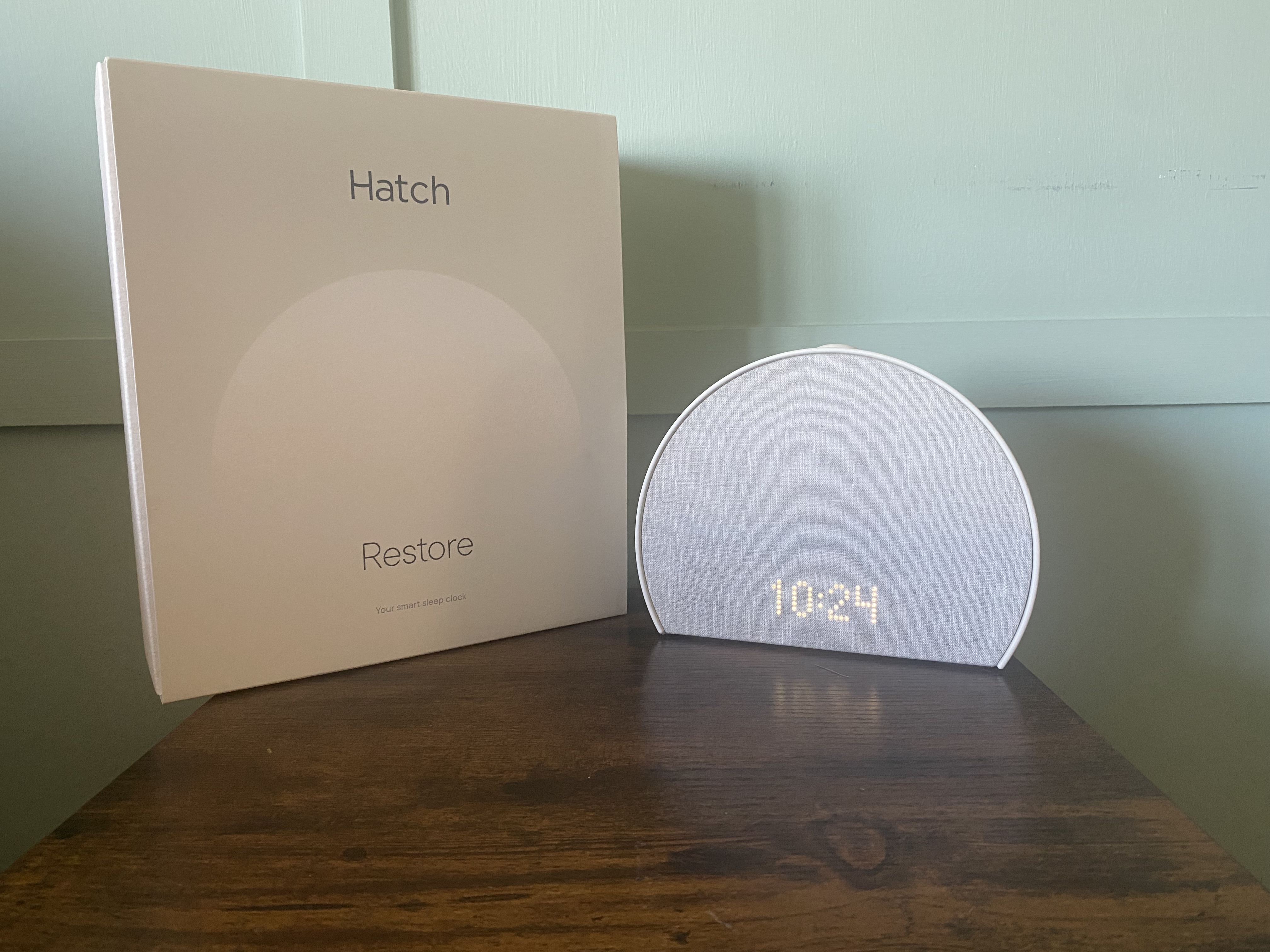 Hatch Restore 3 next to box