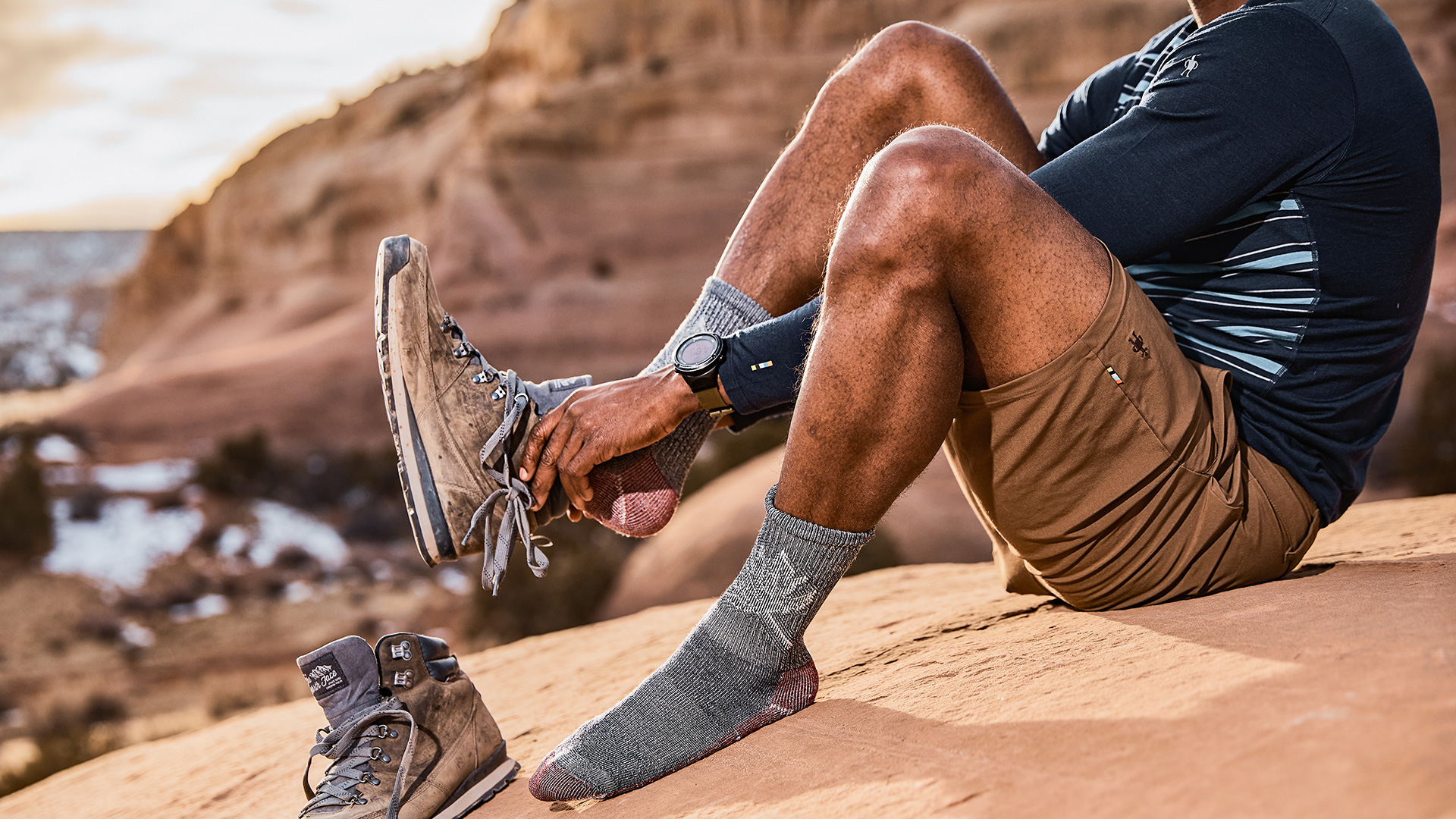 Trekking & Outdoor Durable Merino Wool Premium Hiking Socks for Men & Women Cushioned Sweat-Wicking High Comfort 2 Pack