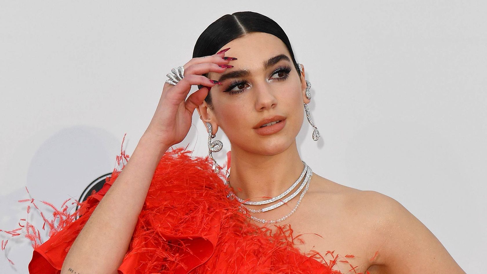 How to remove gel nail polish at home, according to Dua Lipa' nail ...