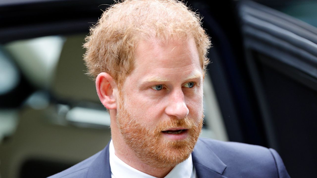 Prince Harry walking into High Court today for his phone hacking trial