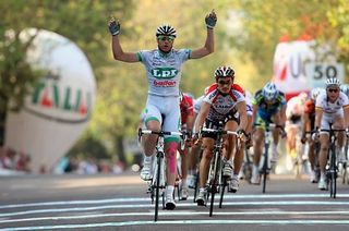 Italy's Alessandro Petacchi, 34, looking for the strongest 2009 lead-out train