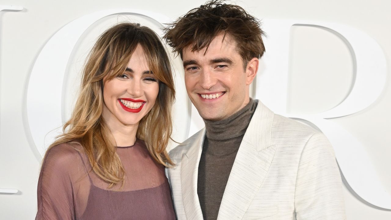 Suki Waterhouse and Robert Pattinson