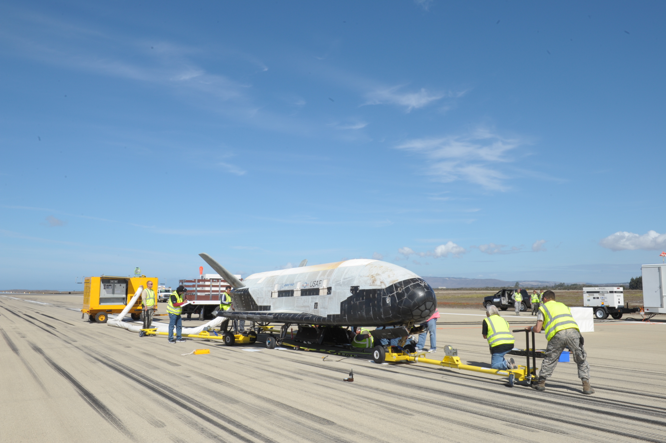 Mysterious X-37B Military Space Plane's Landing In Photos | Space