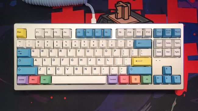 How to Build a Custom Mechanical Keyboard Step-By-Step | Tom's Hardware