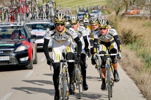 An untimely puncture for Andre Greipel meant the entire HTC-Columbia team dropped back to lead him back to the peloton.