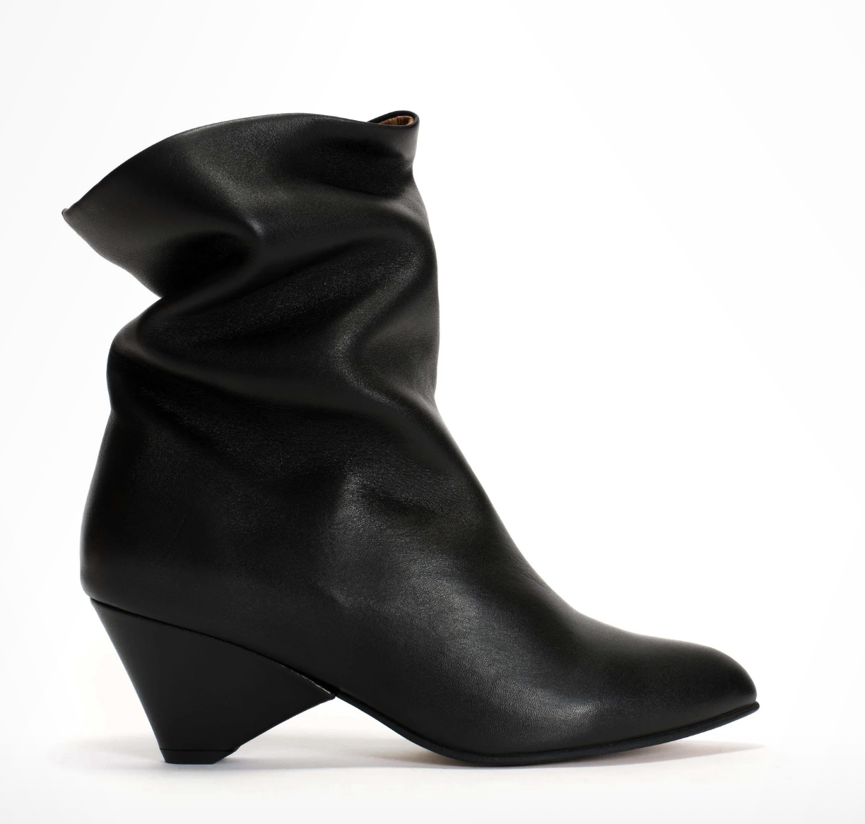 Anonymous Copenhagen, Vully 50 Triangle Soft Calf Black