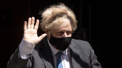 Boris Johnson wearing a face mask