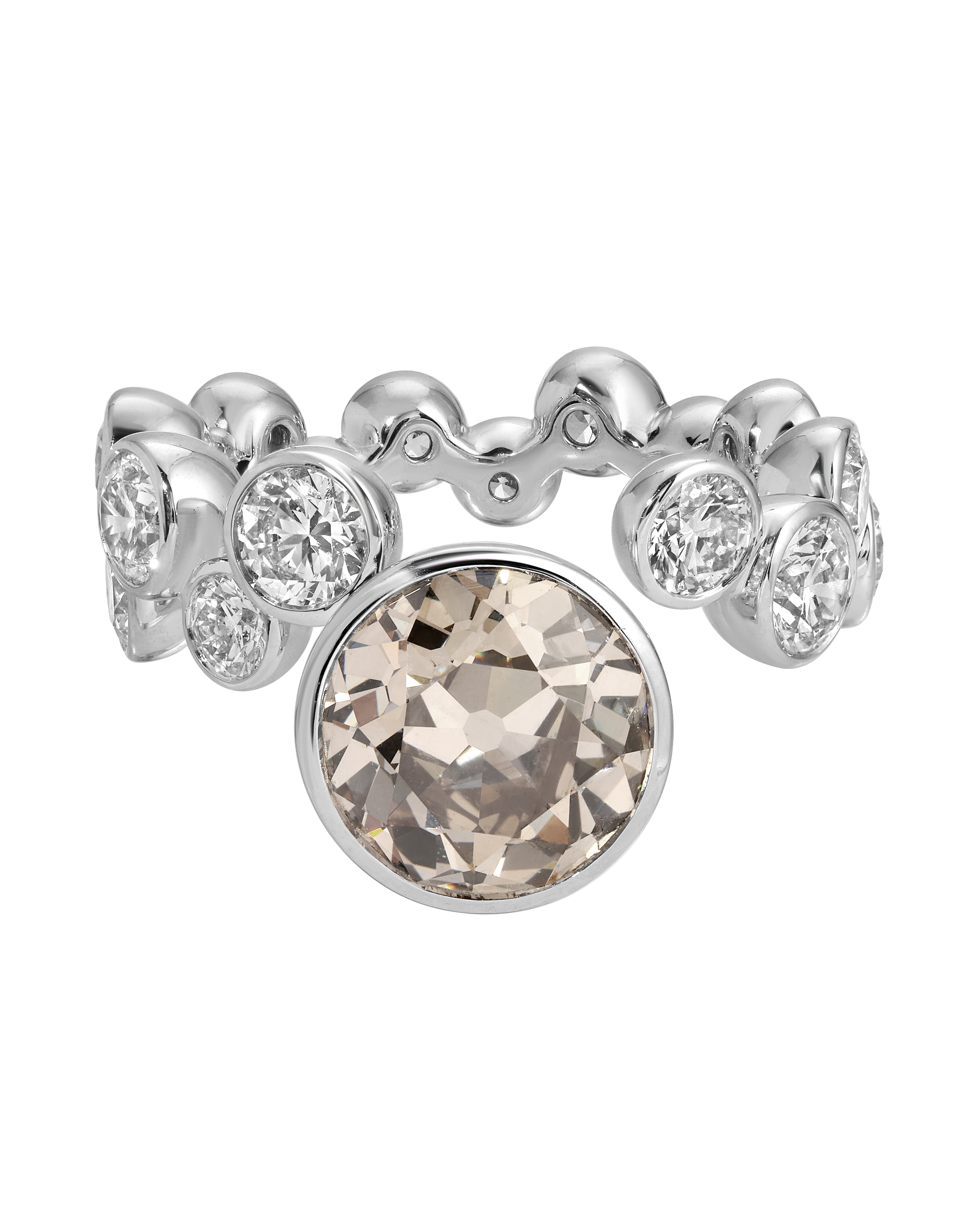 Close-up of Kate Hudson's Emily P. Wheeler ring at the 2026 Actor Awards