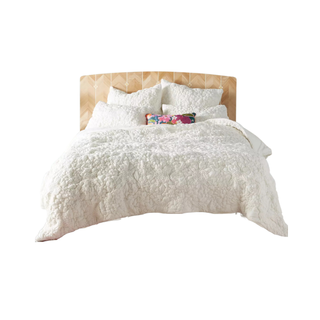 white textured comforter
