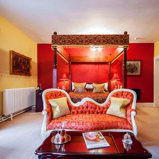 red and gold interiors was a popular colour in victorian era