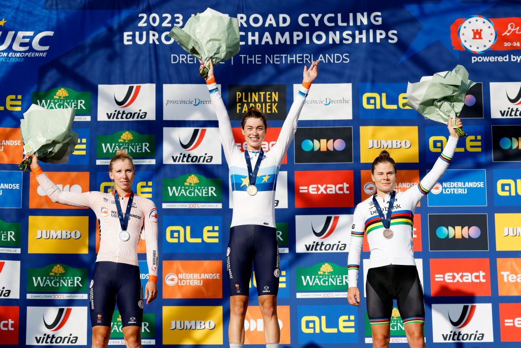 COLDUVAM NETHERLANDS SEPTEMBER 23 LR Silver medalist Lorena Wiebes of The Netherlands gold medalist Mischa Bredewold of The Netherlands and bronze medalist Lotte Kopecky of Belgium pose on the podium during the medal ceremony after the 29th UEC Road Cycling European Championships 2023 Elite Womens Road Race a 1296km one day race from Meppel to Col du Vam Vamberg UCIWWT on September 23 2023 in Col du Vam Vamberg Netherlands Photo by Bas CzerwinskiGetty Images