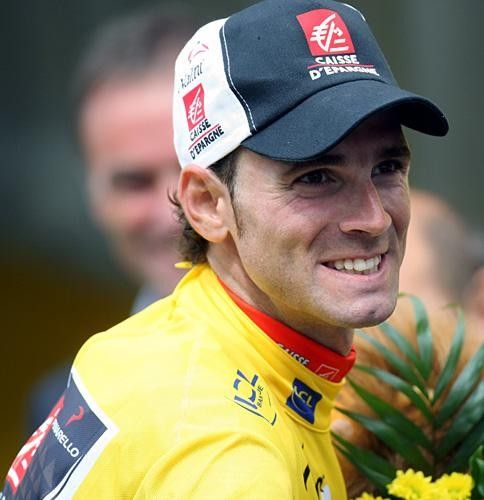 A happy Alejandro Valverde (Caisse d'Epargne) had a comfortable day in yellow.