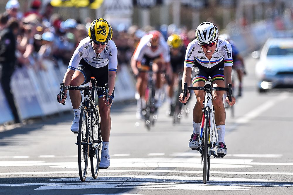 Emma Johansson and Lizzie Armitstead at the finish
