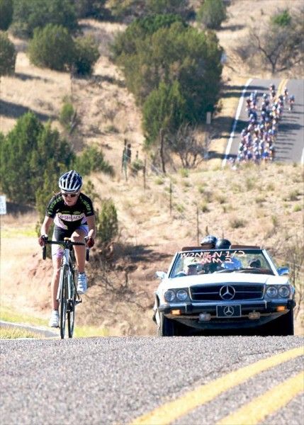 Amanda Miller (Lip Smackers) puts a small climb between her and the women's field.