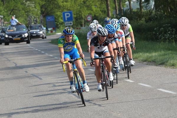 Lucinda Brand (AA Drink) swings over after a turn at the front