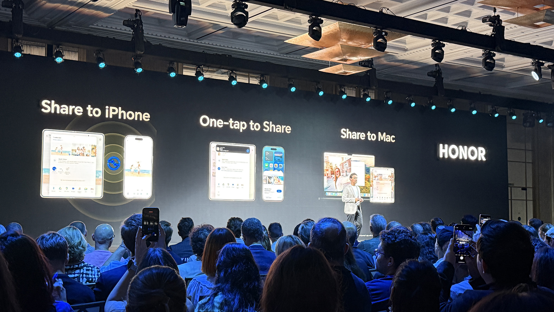 Various photos of the new foldable phone, the Honor Magic V5. 