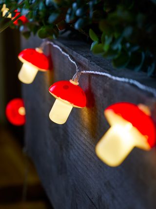 family garden ideas: mushroom lights from lights4fun