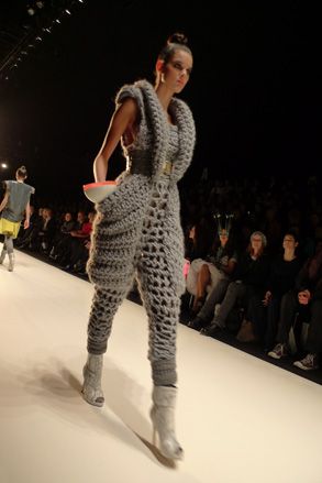 Model wore grey woolen dress