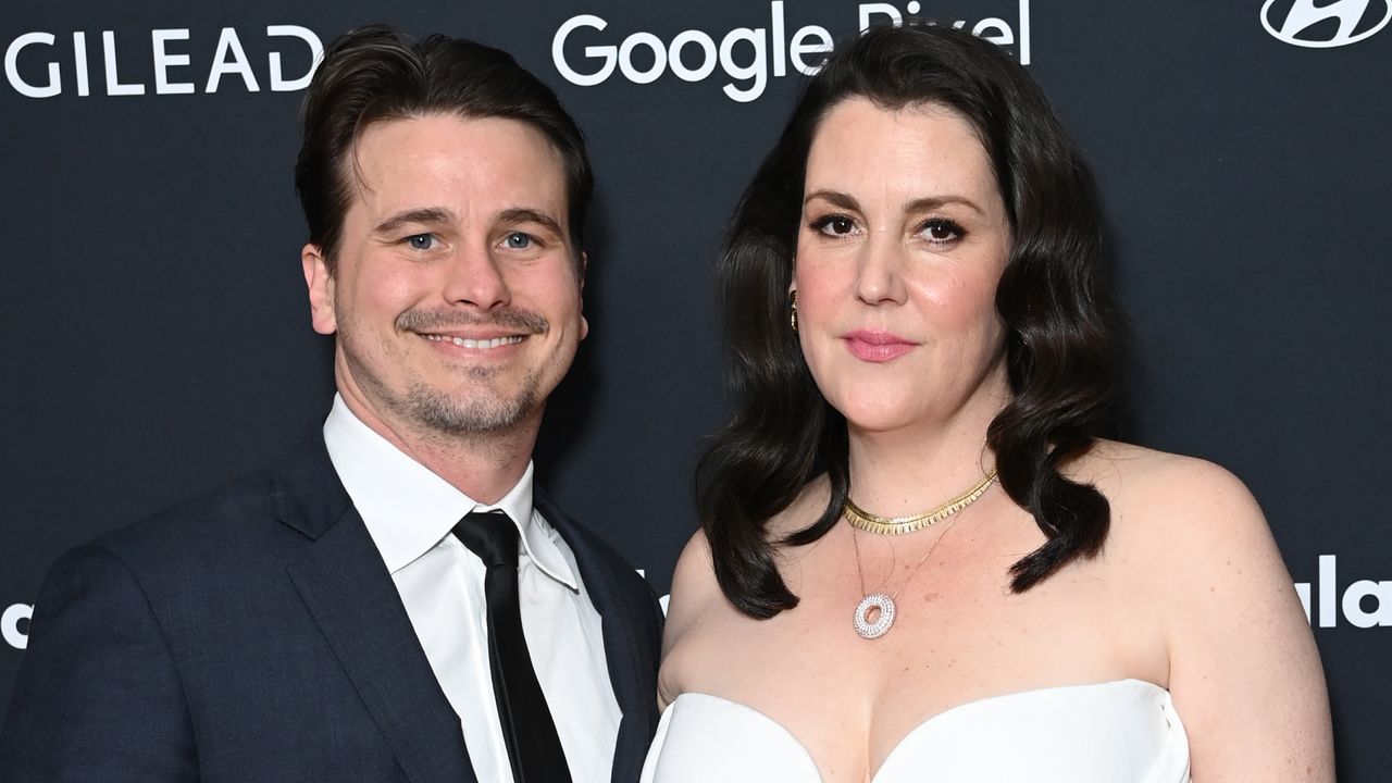 Jason Ritter and Melanie Lynskey attend the 35th annual GLAAD Media Awards at The Beverly Hilton on March 14, 2024 in Beverly Hills, California. 