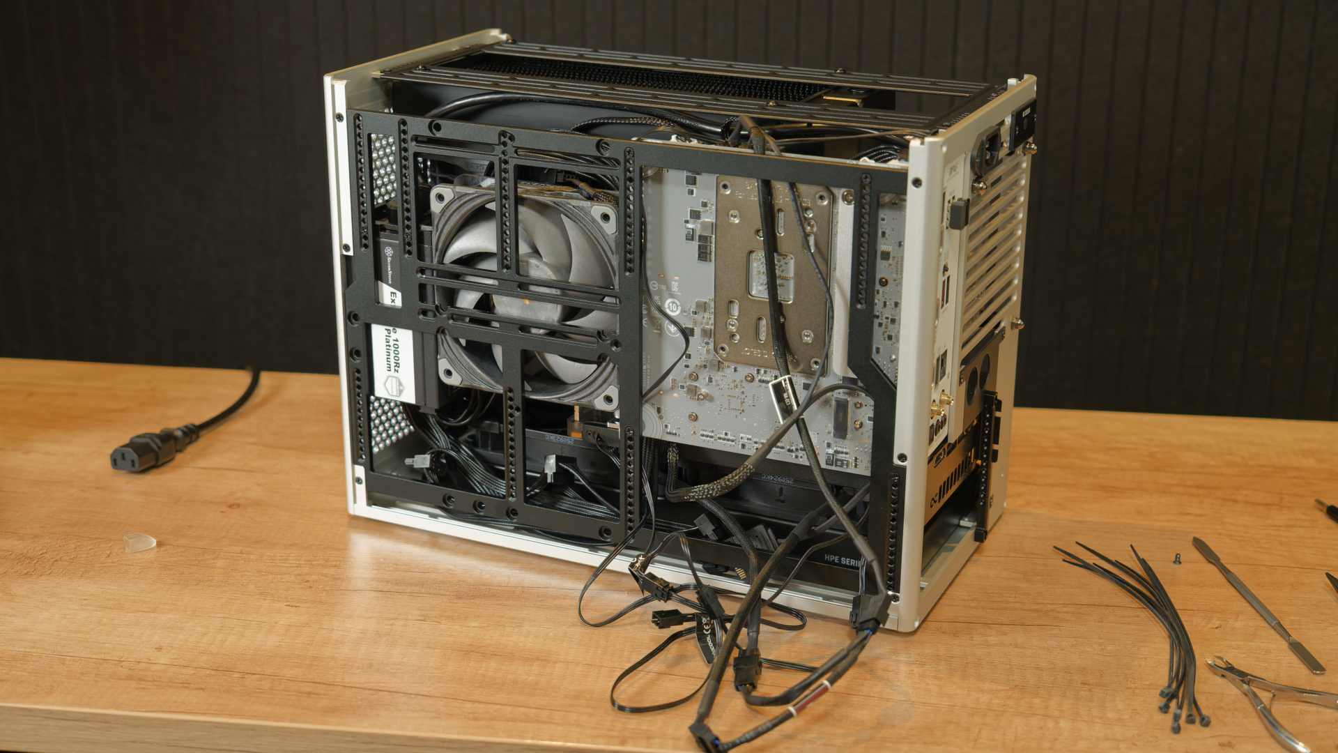 Greyscale ITX Build Cable Management