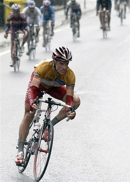 Sylvain Chavanel (Cofidis - Le Cr&eacute;dit par T&eacute;l&eacute;phone) wore yellow going into the day.