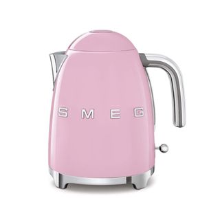 A pink Smeg kettle
