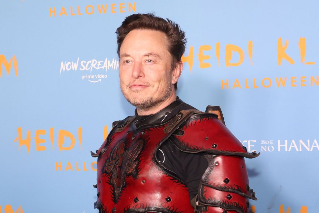 Elon Musk at Heidi Klum&amp;#039;s 2022 Halloween party