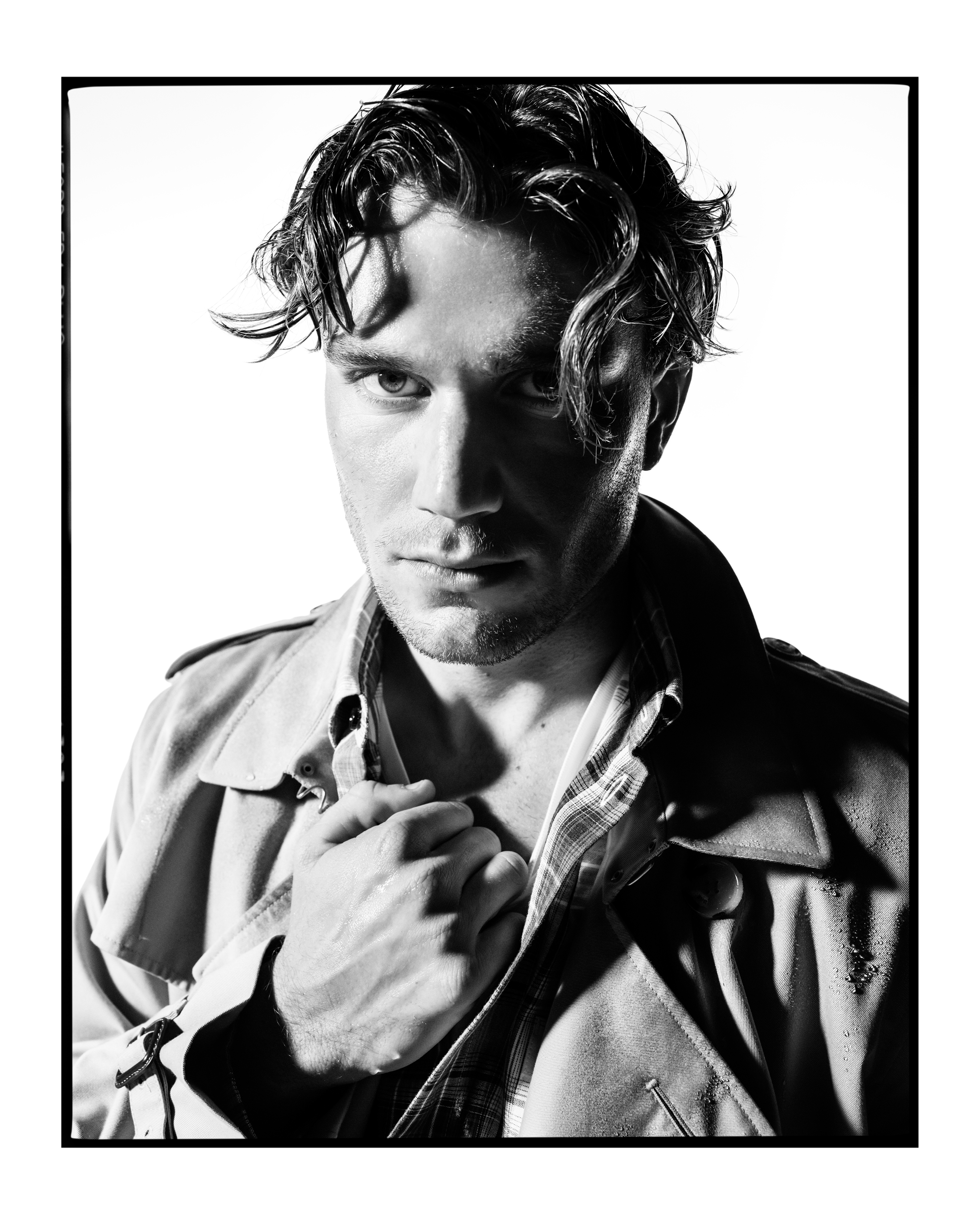 Tennis player Jack Draper wearing a Burberry trench coat in the brand's new campaign.