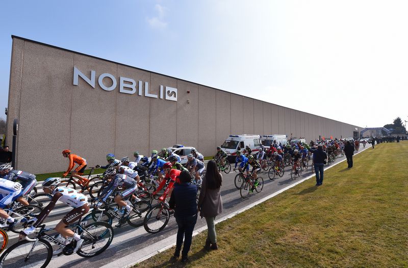 The races passes the Nobili factory
