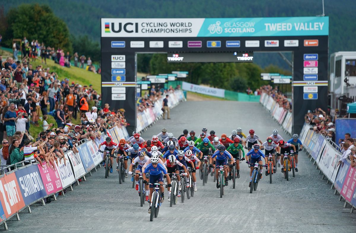 Picture by Thomas Maheux/SWpix.com - 10/08/2023 - 2023 UCI Cycling World Championships - MTB Cross Country - Glentress Forest, Peebles, Scotland - Elite Women Cross-country Short Track - Start of the race