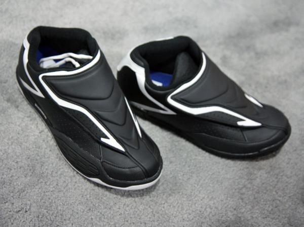 Shimano has revamped its all-mountain shoe range with higher cuts on the ankle side, more protective lace covers, and additional armoring on the sides.