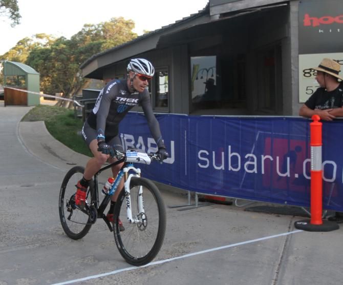 Dan McConnell wins the elite men's eliminator in Mt. Buller