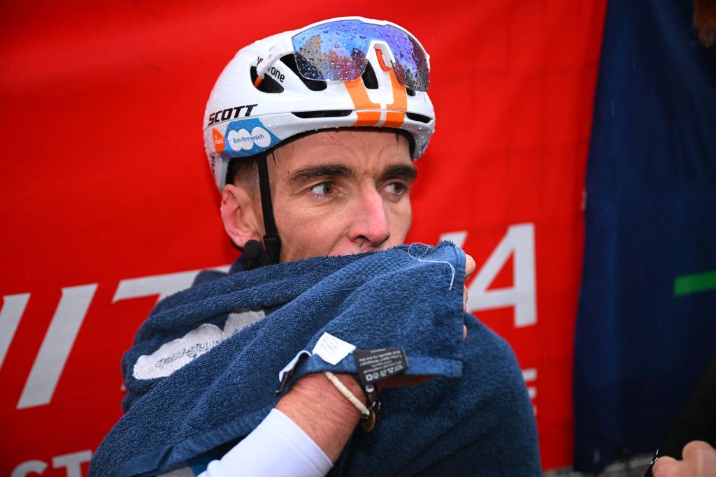 Romain Bardet (dsm-firmenich PostNL) suffered and crossed the line over a minute behind the stage winner