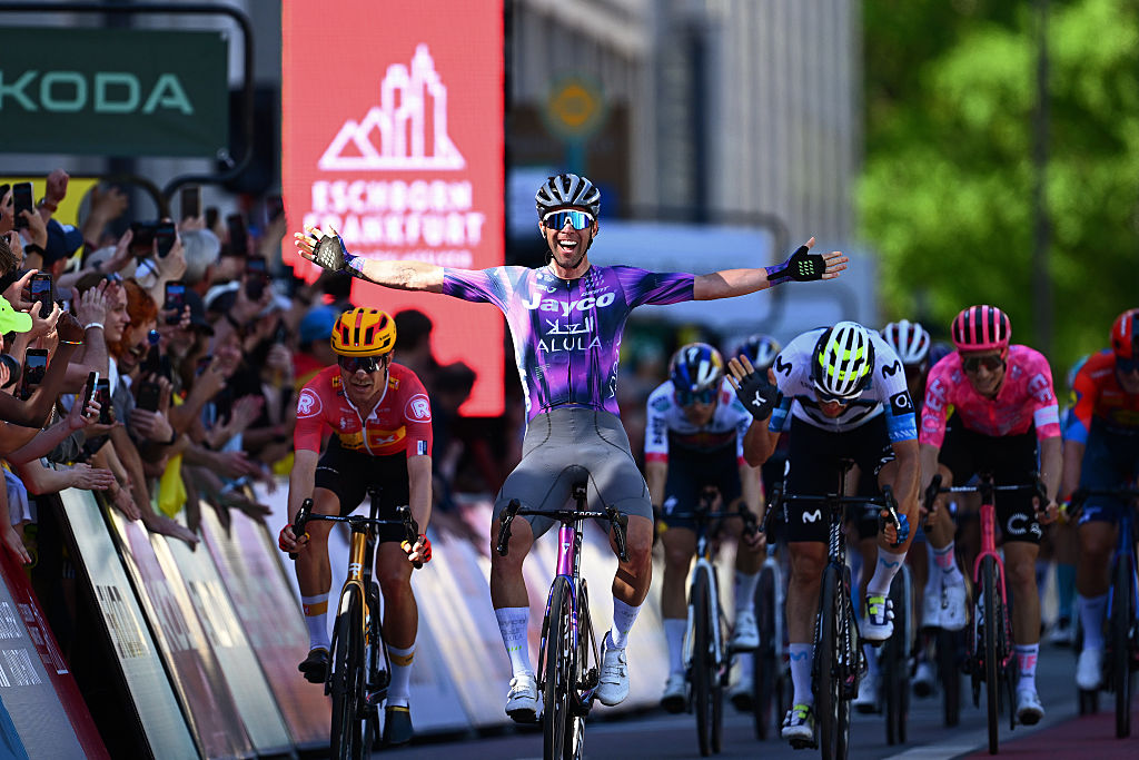 Eschborn-Frankfurt: Michael Matthews (Jayco-AlUla) celebrates the victory ahead of Magnus Cort (Uno-X Mobility)