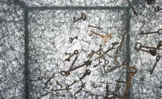 Chiharu Shiota’s ’Uncertain Journey’ entangles Blain|Southern gallery, Berlin