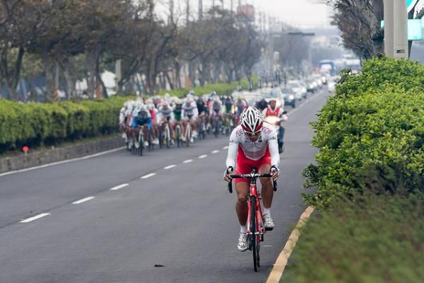 Shinichi Fukushima left the bunch early and maintained his gap for the entire stage