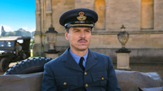 Andrew Scott in Pressure 