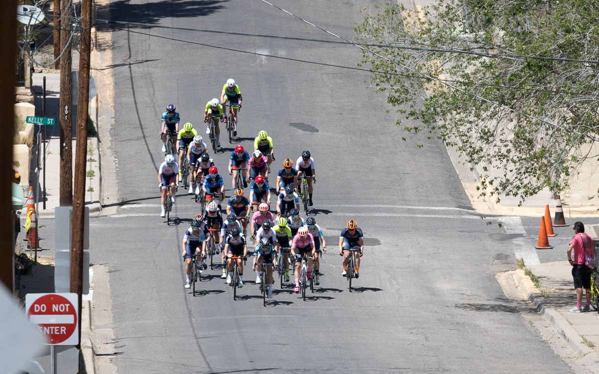 The diminished women's peloton continued racing without any of the GC leaders or classification jerseys in the bunch.