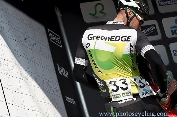 Thomas Vaitkus has to check his number before signing in for Dwars door Vlaanderen
