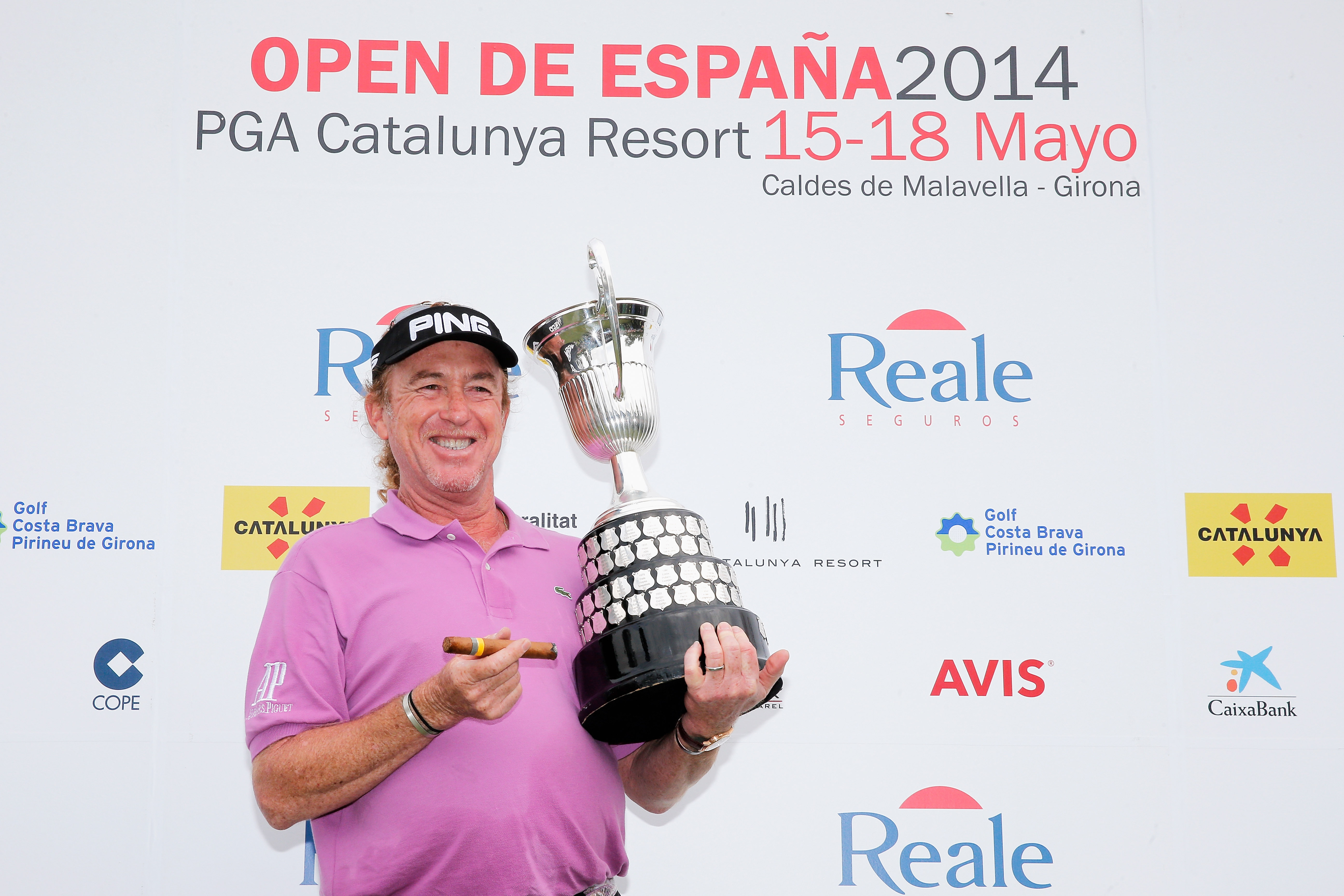 Miguel Angel Jimenez holds the Open de Espana trophy