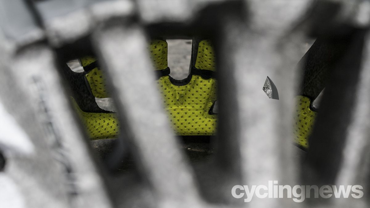 Specialized S-Works Prevail II with ANGi helmet