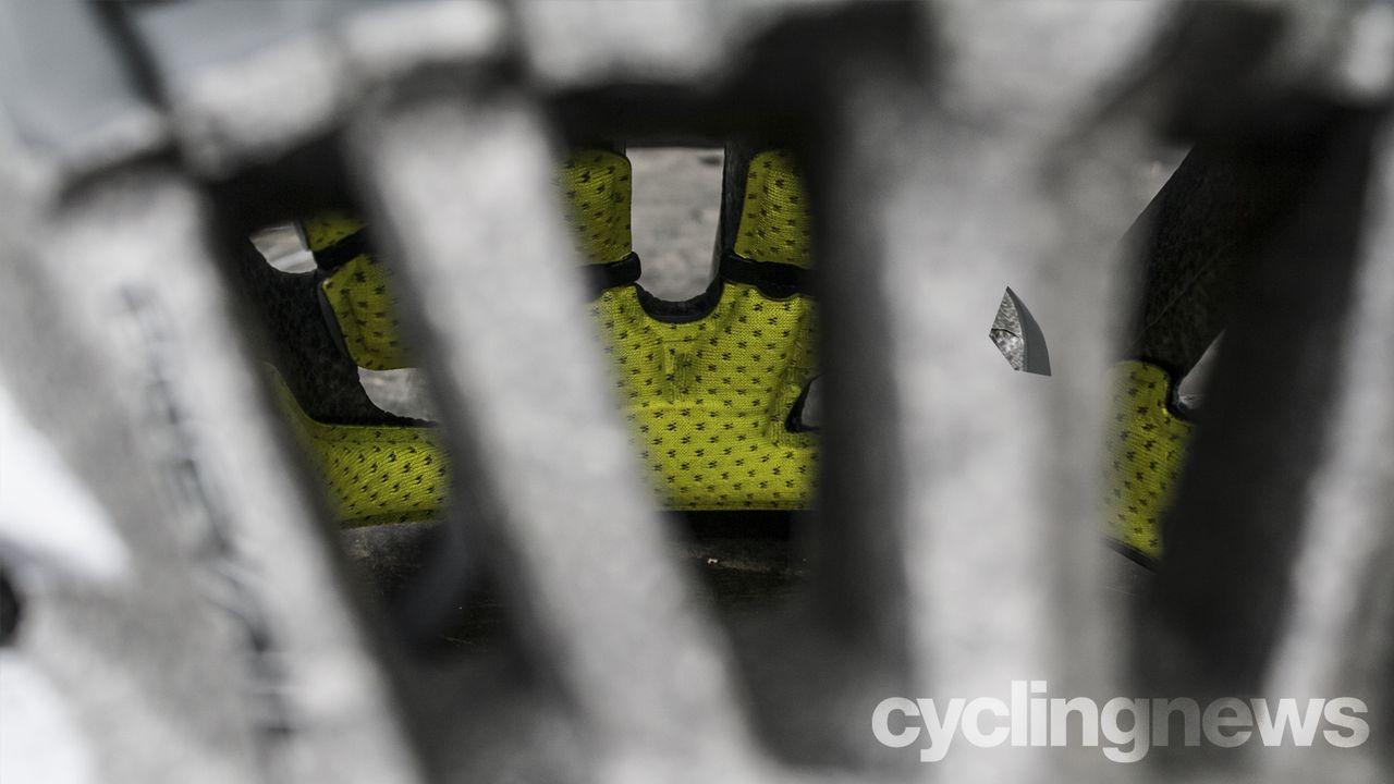 Specialized S-Works Prevail II with ANGi helmet
