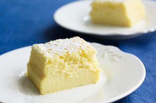 Lemon magic cake